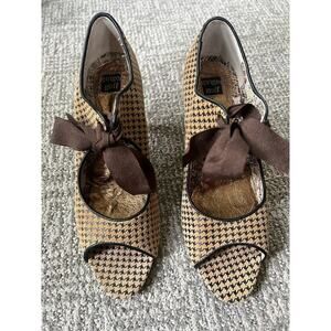 Ginger Goff Bianca herringbone heel womens 9